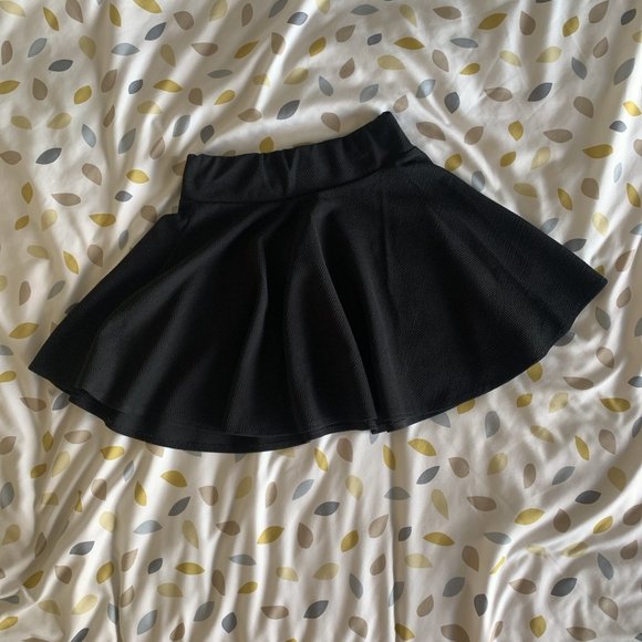 XS black miniskirt - Picture 2 of 3